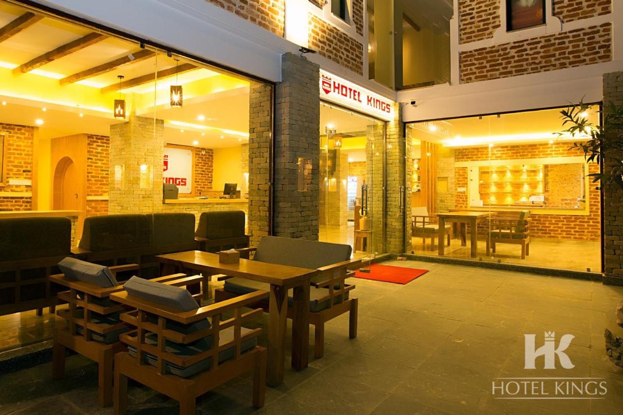 Hotel Kings Покхара Экстерьер фото